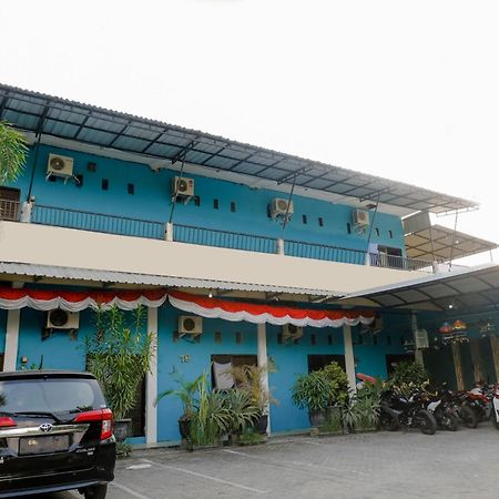 Oyo 1784 Hj. Aniek Residence ماديون المظهر الخارجي الصورة