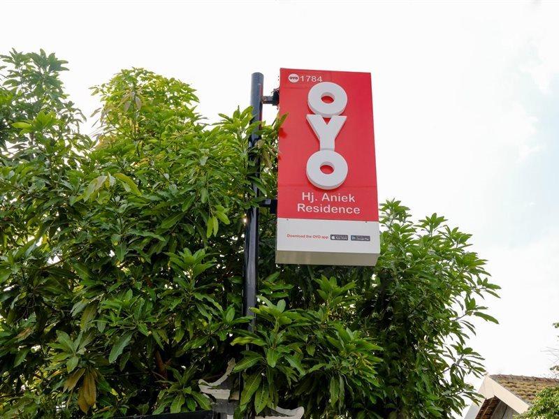 Oyo 1784 Hj. Aniek Residence ماديون المظهر الخارجي الصورة