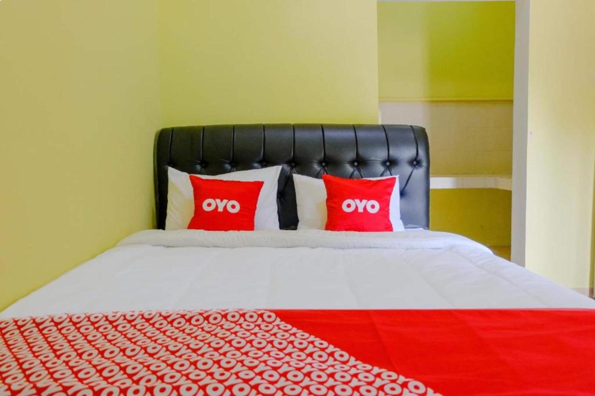 Oyo 1784 Hj. Aniek Residence ماديون المظهر الخارجي الصورة